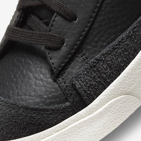 NIB Nike Blazer Mid 77 Vintage Black White Sail - Picture 7 of 12